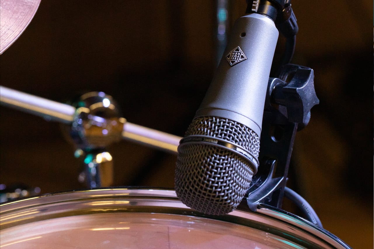 Telefunken m81-sh microphone