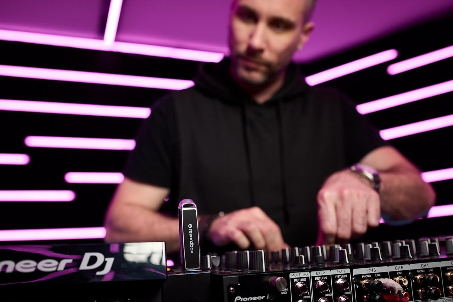 AlphaTheta Sandisk DJ Flash Drive - 1TB USB - Image 6