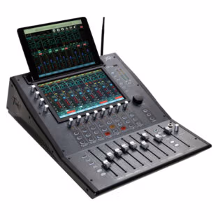 PEAVEY AUREUS 28 DIGITAL MIXER