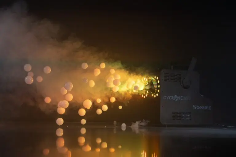 BEAMZ CYCLONE200 FOG BUBBLE MACHINE RGBW - Image 13