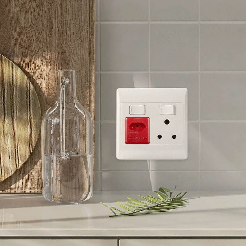 SWITCHED 1 Way High Surge Network Safe Adaptor - Image 9